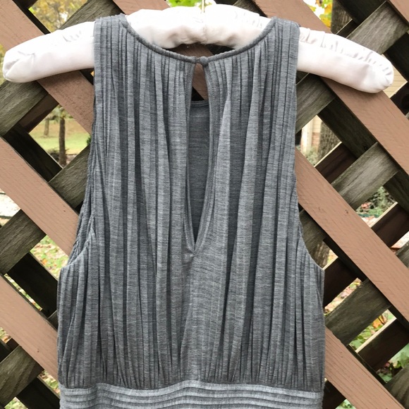 BANANA REPUBLIC SILK PLEATED DRESS - Picture 10 of 10